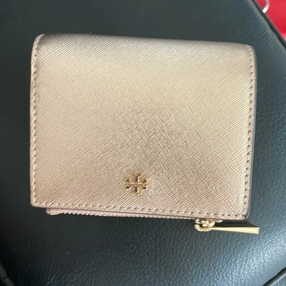 NEW TORY BURCH ROSE GOLD WALLET